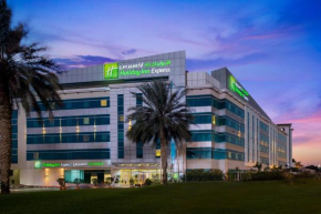 Отель Holiday Inn Express Dubai Airport, an IHG Hotel  Дубай